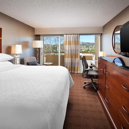 Sheraton Agoura Hills Hotel Екстериор снимка